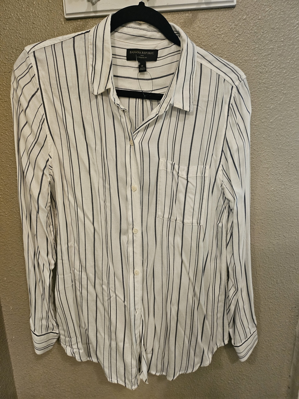 Banana Republic White Stripe Button-Up Shirt Woman"s Dressup Shirt